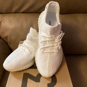 Yeezy 350 v2 creams/triple white
